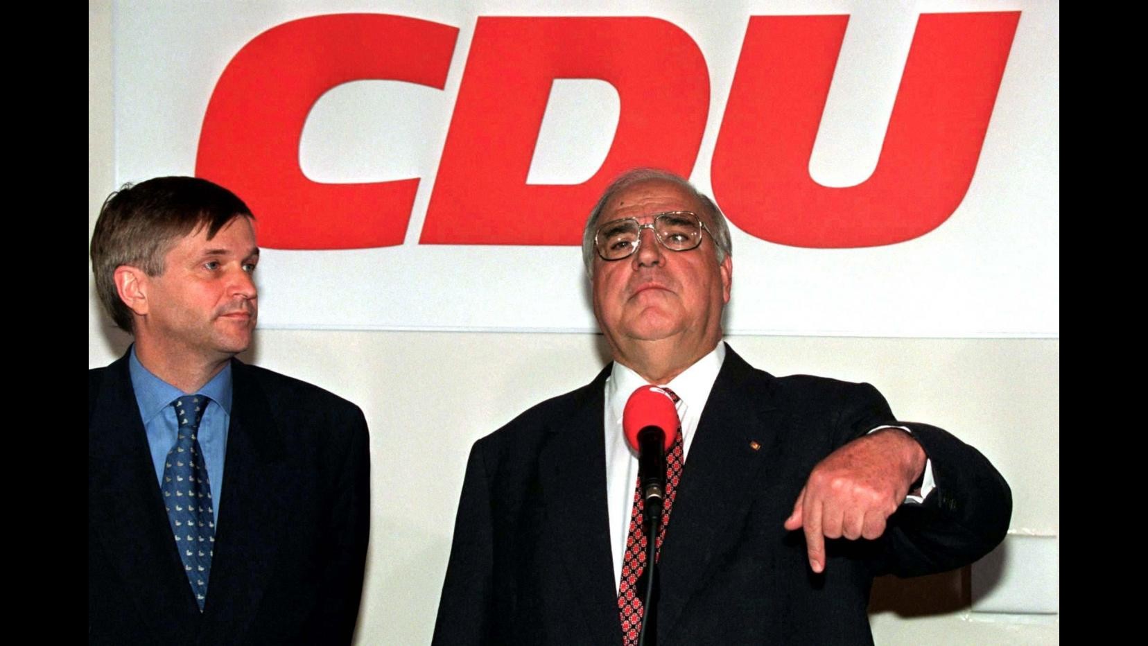 Addio a Helmut Kohl, padre della Germania unificata