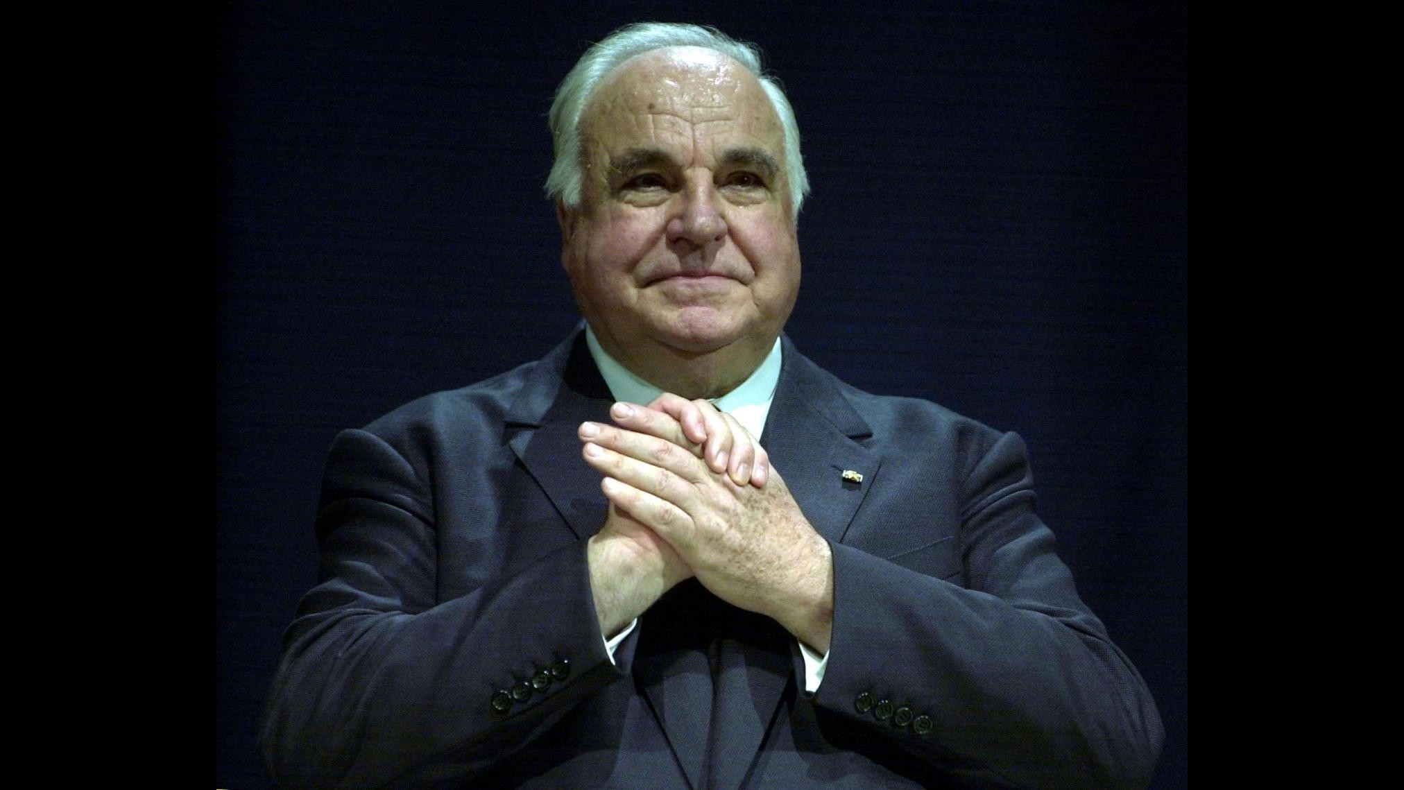 Addio a Helmut Kohl, padre della Germania unificata