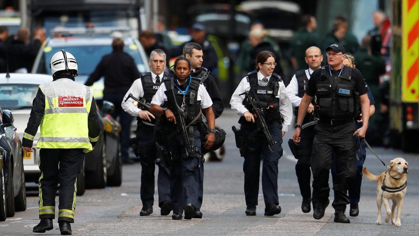 Attacchi a Londra: sette morti. Blitz della polizia: dodici arresti