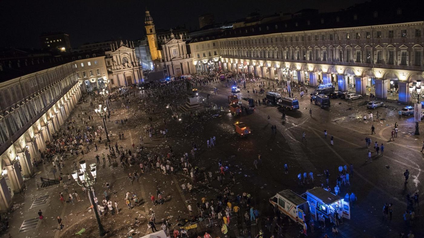 Torino, panico in piazza San Carlo: 1527 feriti. Indaga la procura