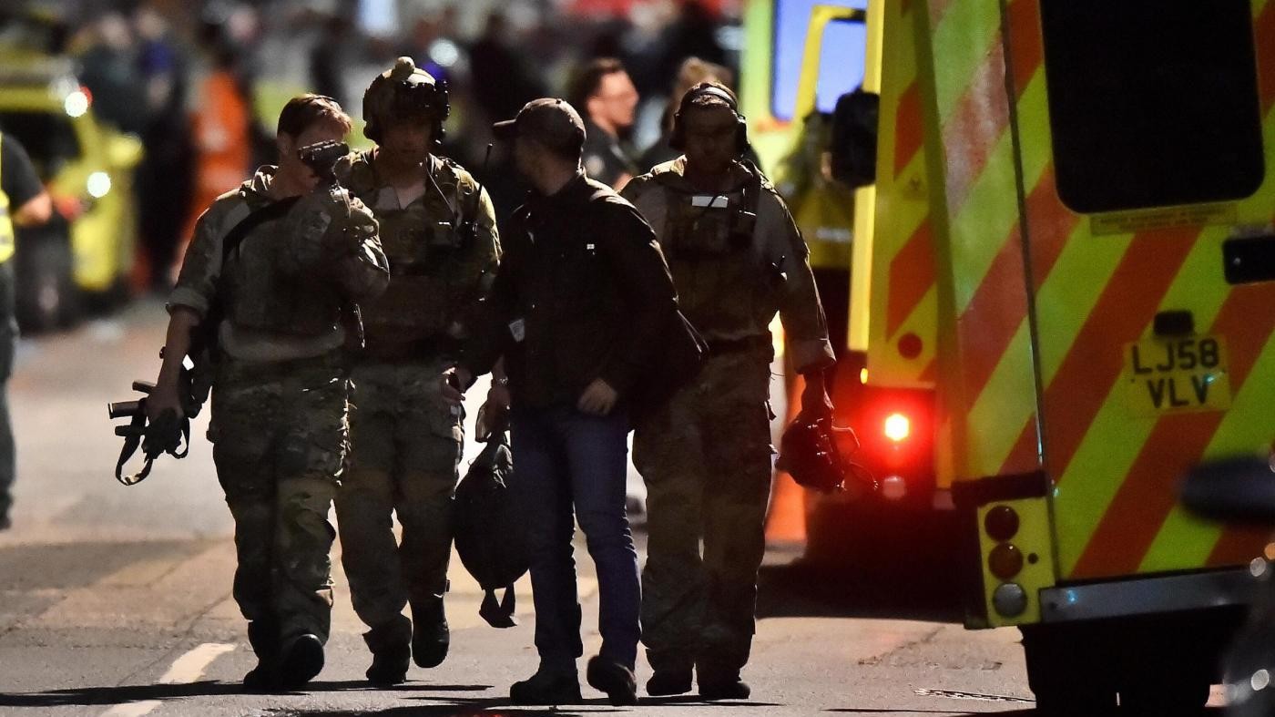 Londra, blitz anti-terrorismo: 5 fermati. May: Attacchi ispirati da estremismo islamista