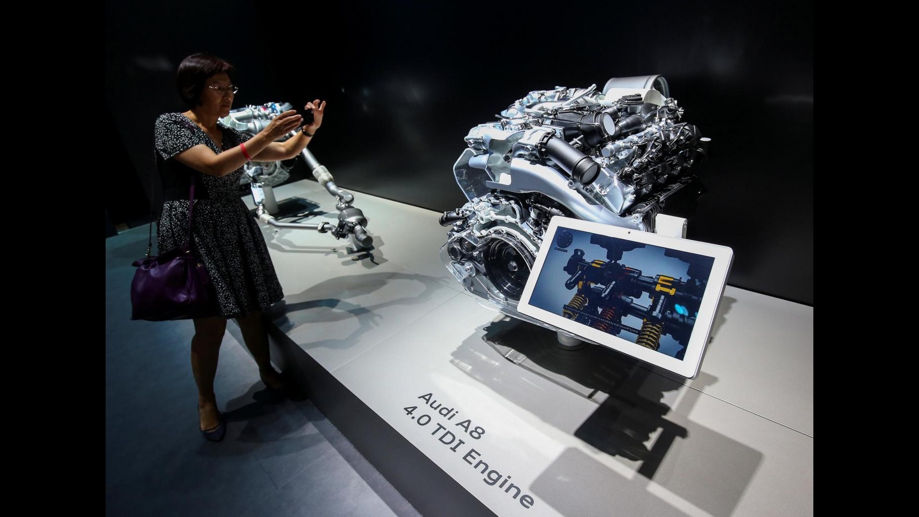 Eleganza e guida autonoma: Audi presenta a Barcellona la nuova A8