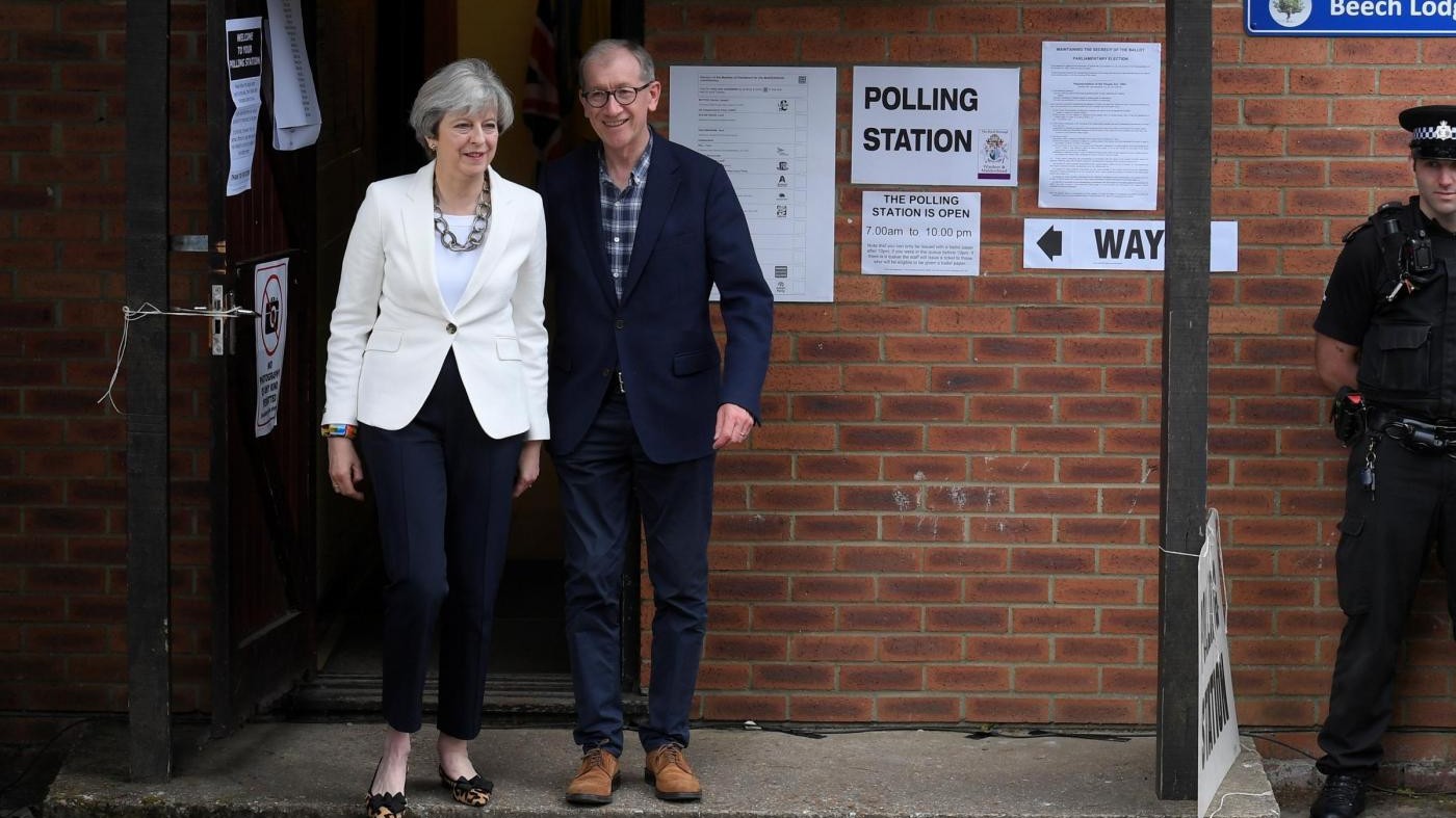 Regno Unito, premier May non ha intenzione di dimettersi