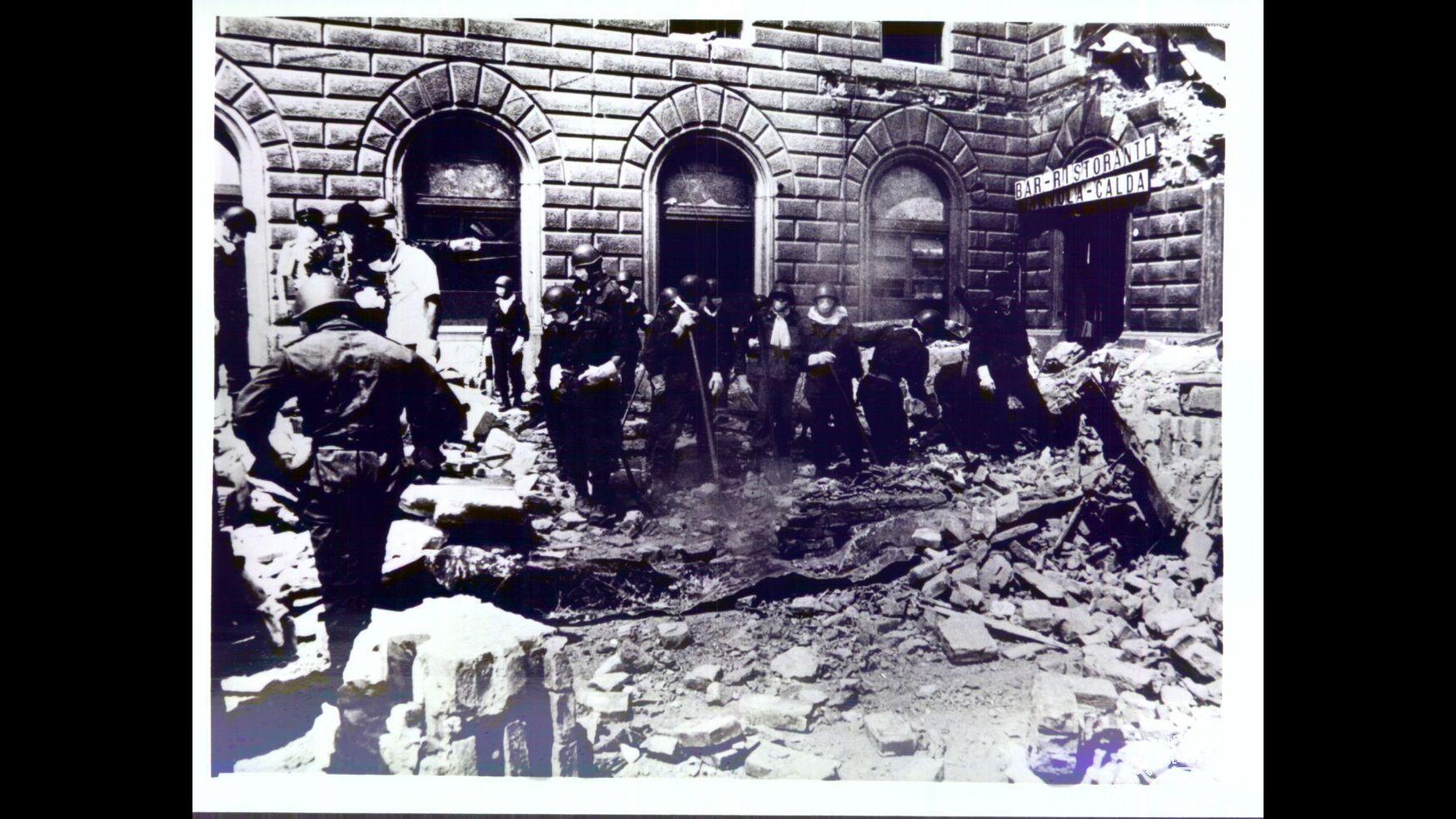 Strage Bologna, le immagini del tragico 2 agosto 1980