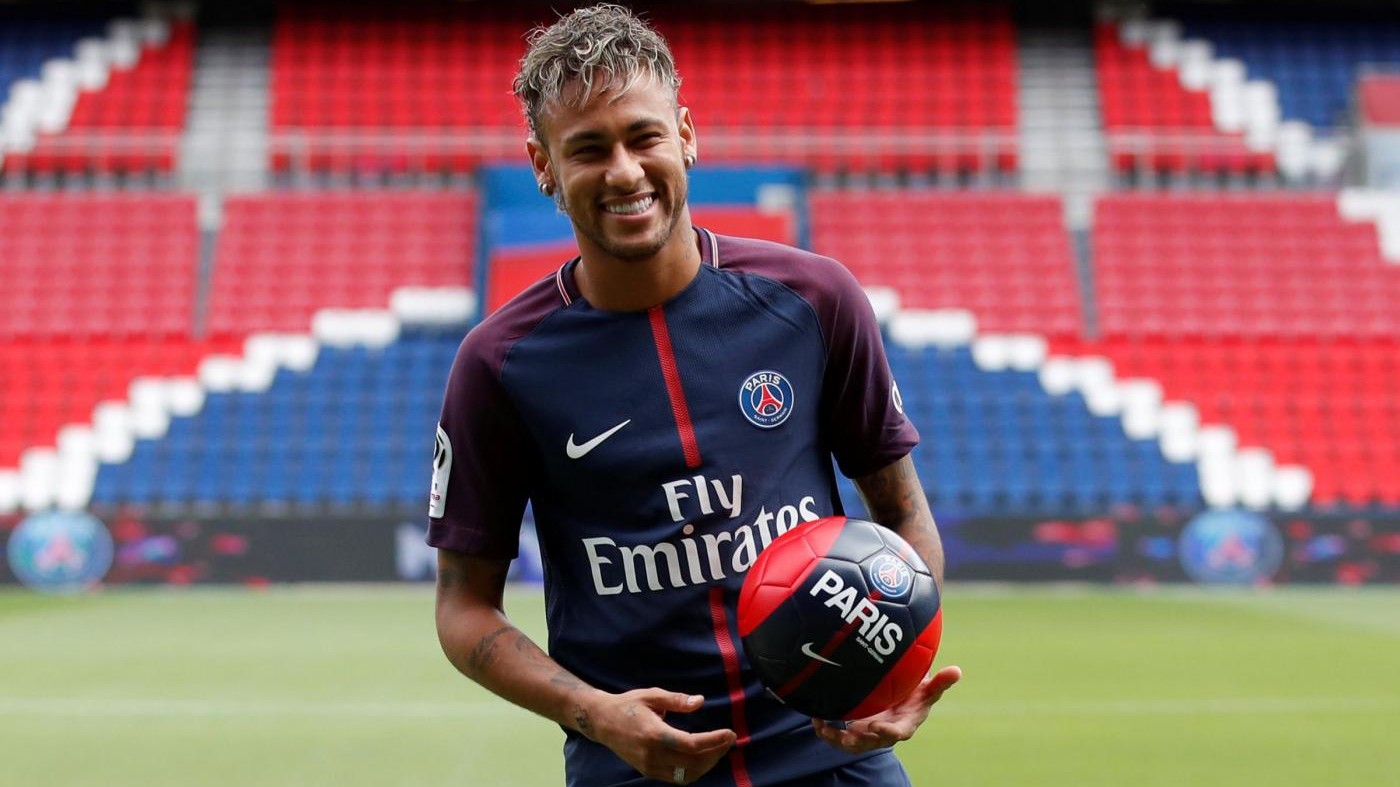 FOTO Neymar Day, il Psg accoglie la sua nuova stella