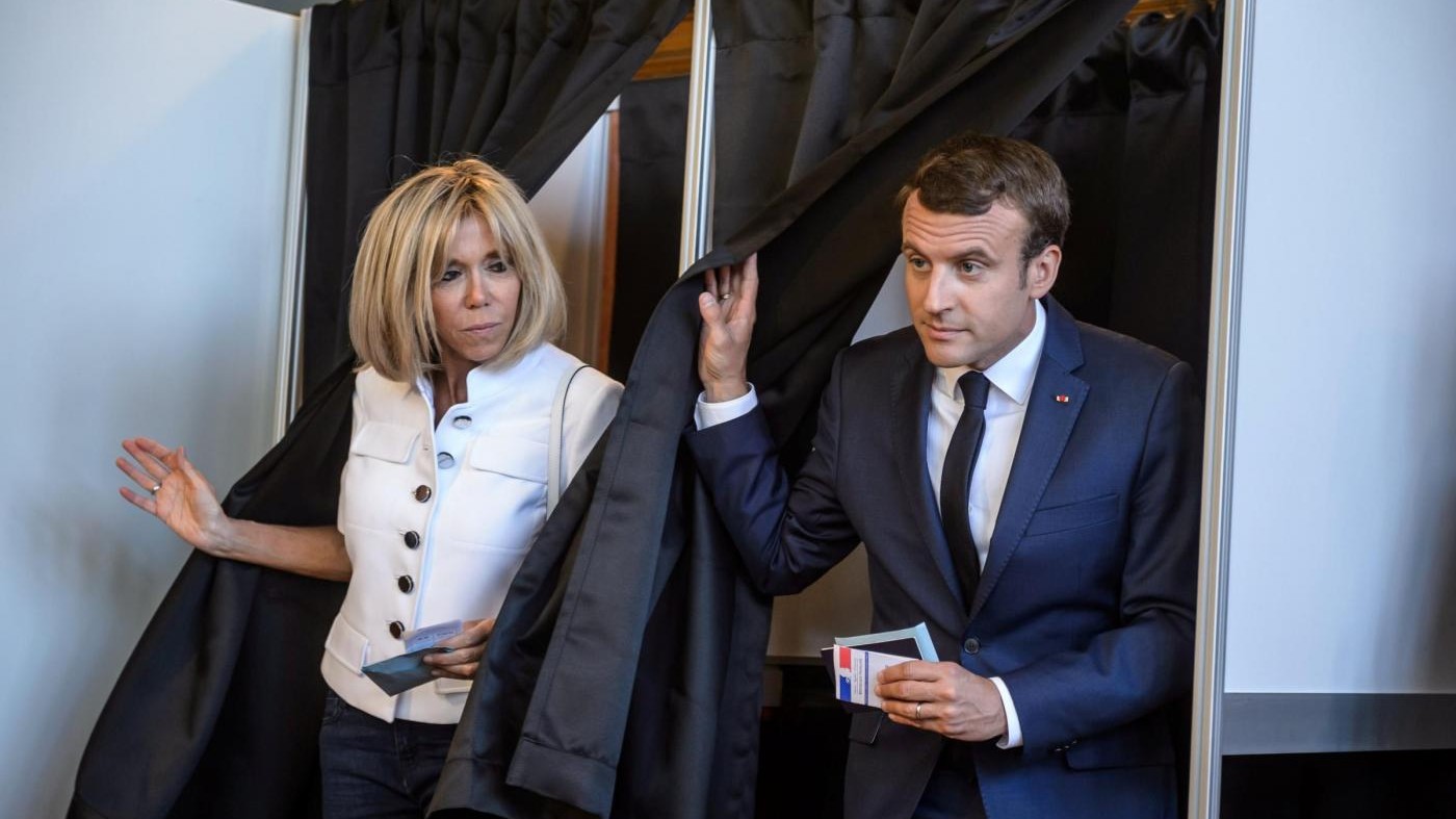 Francia, ciclone Macron: verso maggioranza schiacciante