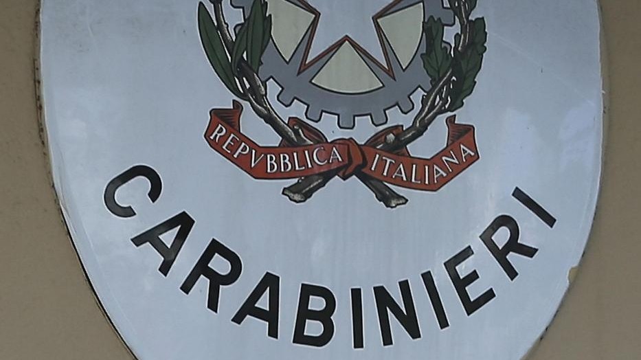 Massa, violenze in caserma: arrestati quattro carabinieri