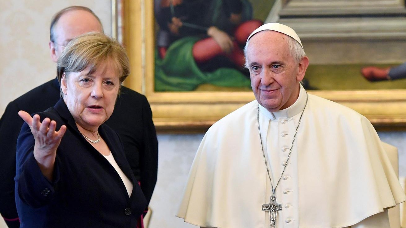 Merkel: Con Papa sintonia su clima e importanza abbattere muri