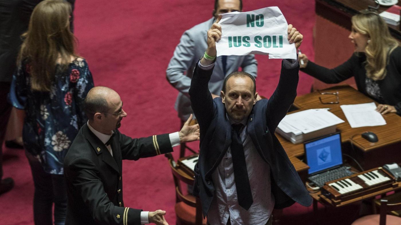 Ius soli, Lega pronta a raccogliere firme per referendum abrogativo
