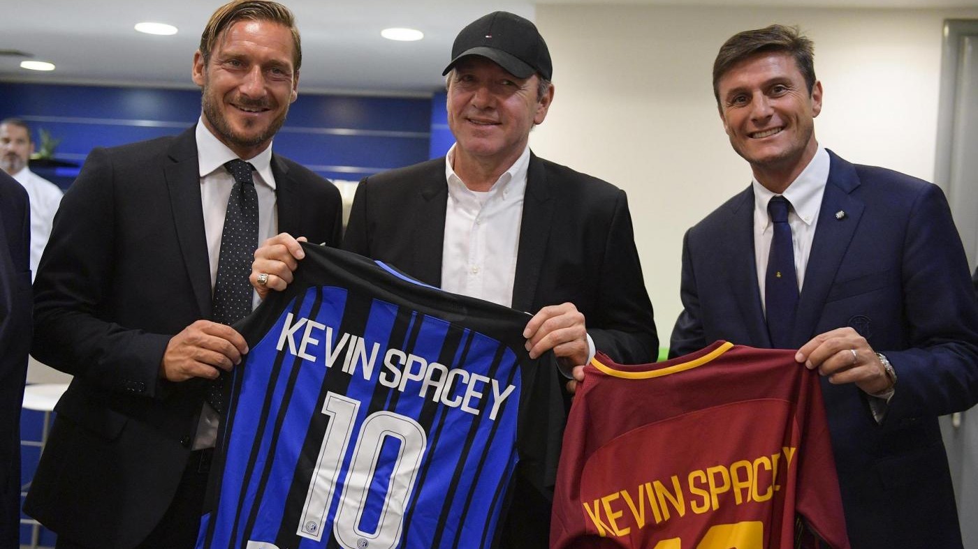 FOTO Kevin Spacey special guest allo stadio per Roma-Inter