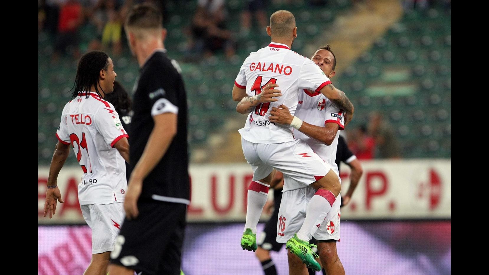 Serie B, Bari – Cesena 3-0