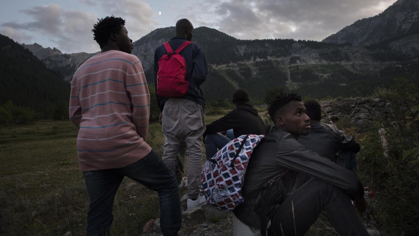 Con i migranti sulle Alpi: la nuova via verso la Francia
