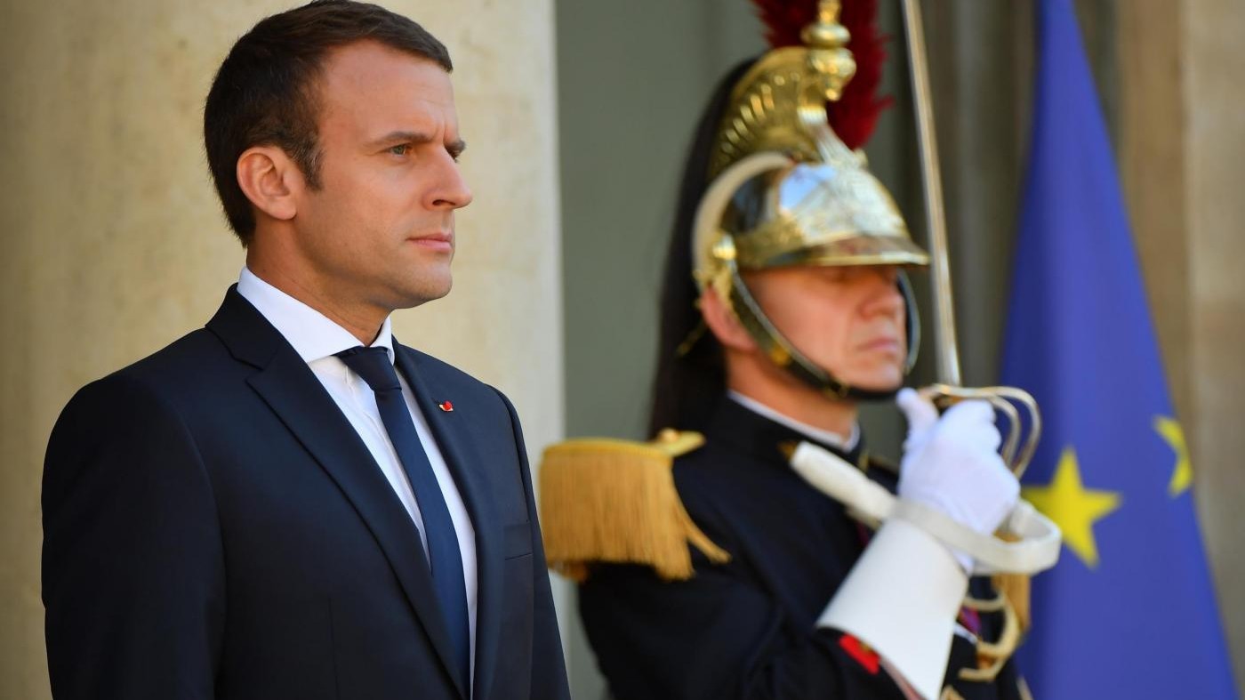Francia, Macron alle prese con il rimpasto del governo