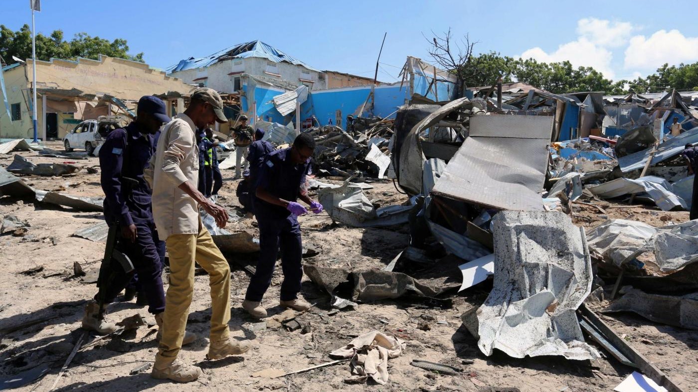 Attacco a Mogadiscio: salgono a 7 i morti, Al Shabaab rivendica
