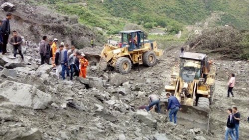 Cina, frana travolge un villaggio, oltre 120 dispersi