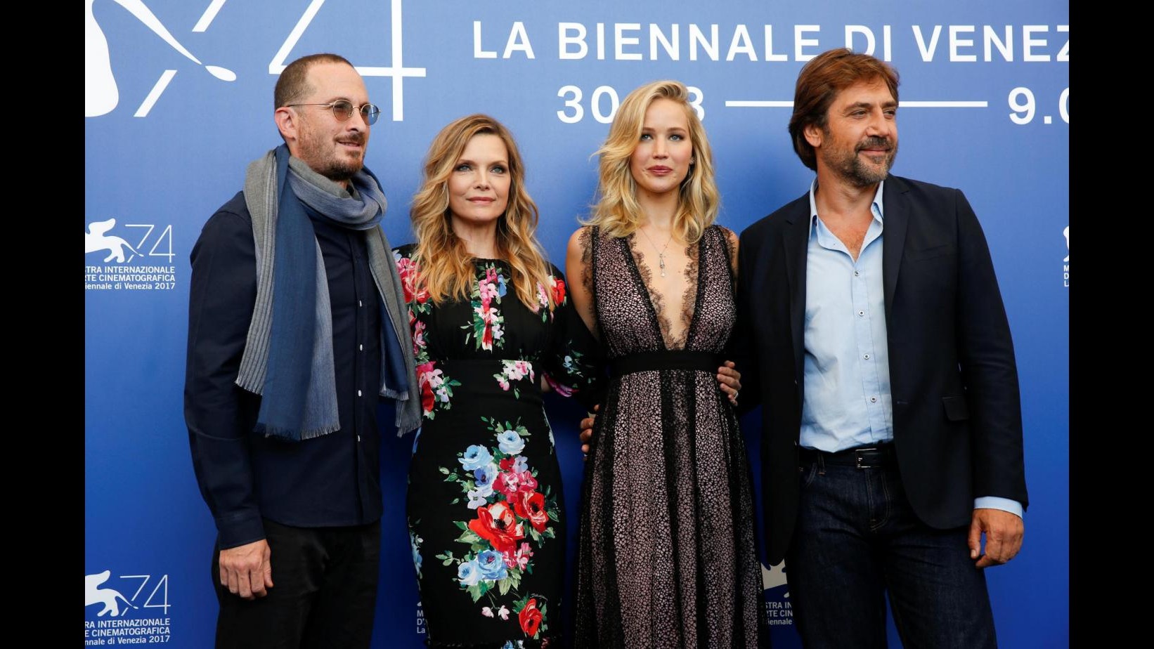 Venezia 74, fischi per Lawrence, Bardem e Pfeiffer