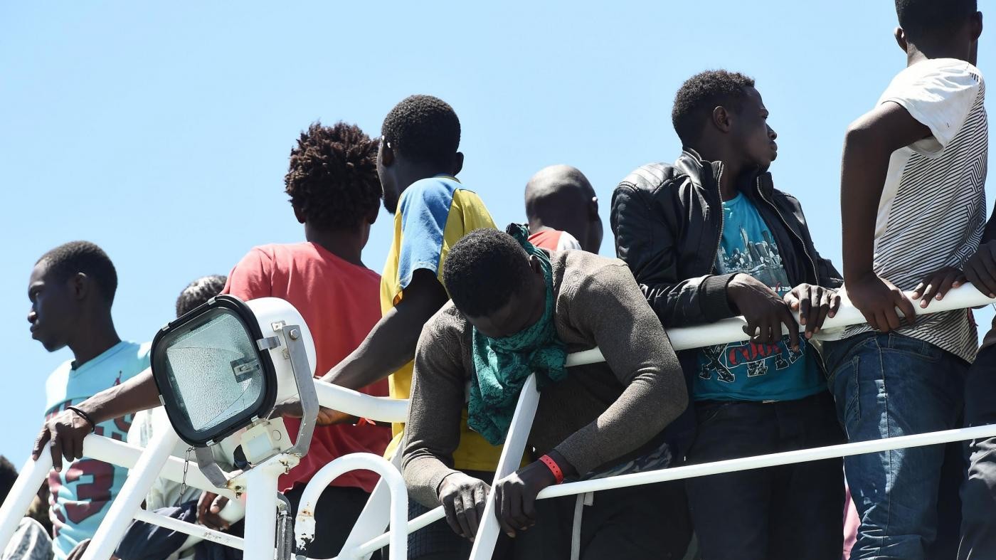 Migranti, Ue: Italia in situazione delicata, aumentiamo sforzi