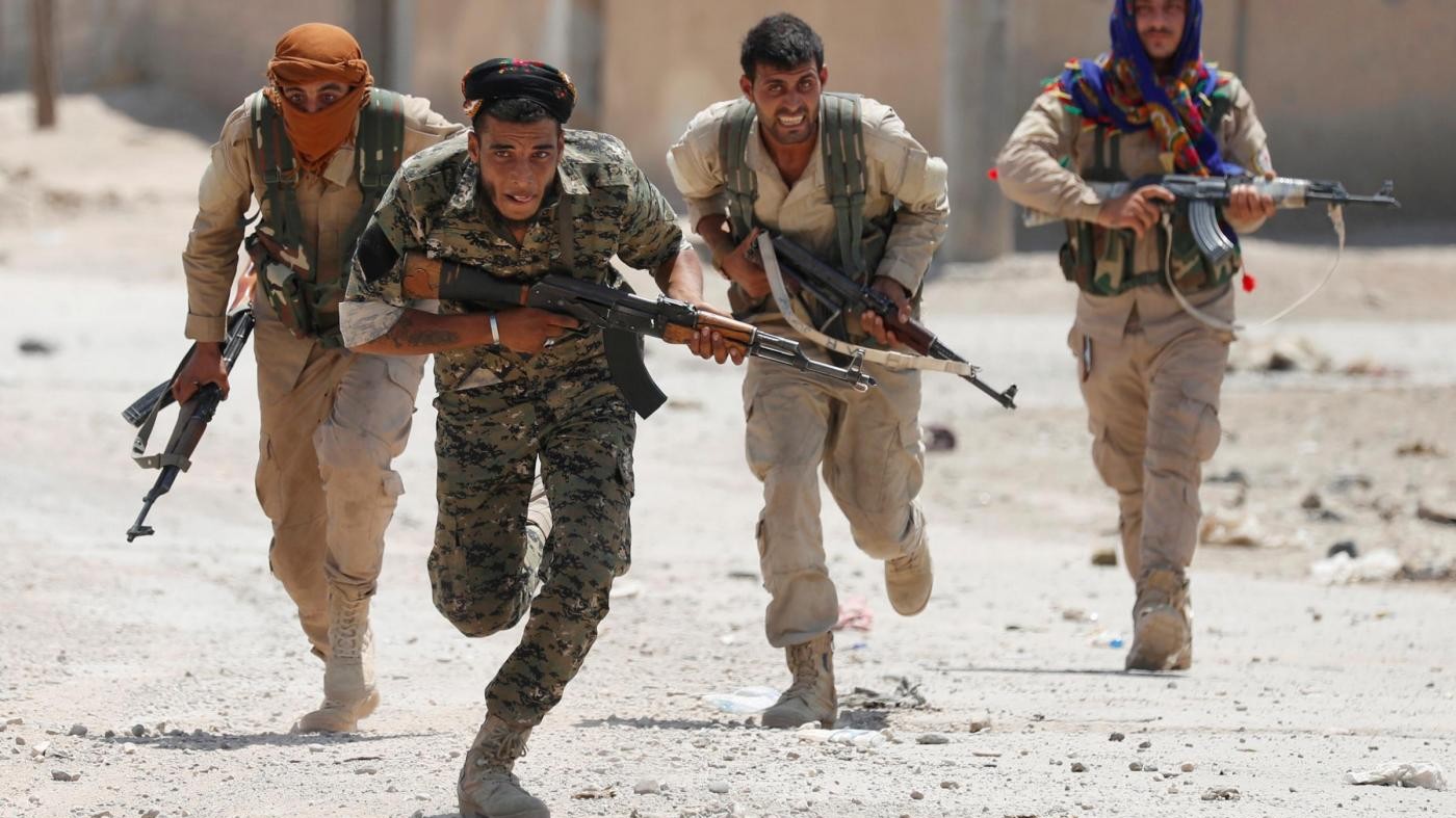 Siria, forze curdo-arabe sono entrate in città vecchia di Raqqa