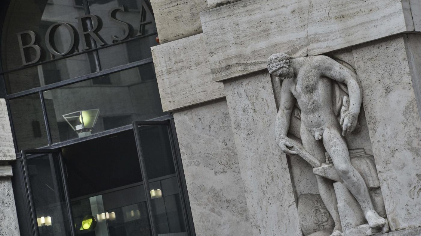 Piazza Affari chiude a -0,44%. Balzo di Ynap, male Saipem