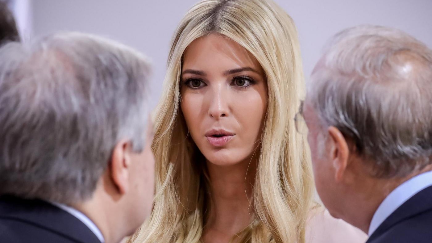 Ivanka Trump prende il posto del padre al tavolo durante bilaterali
