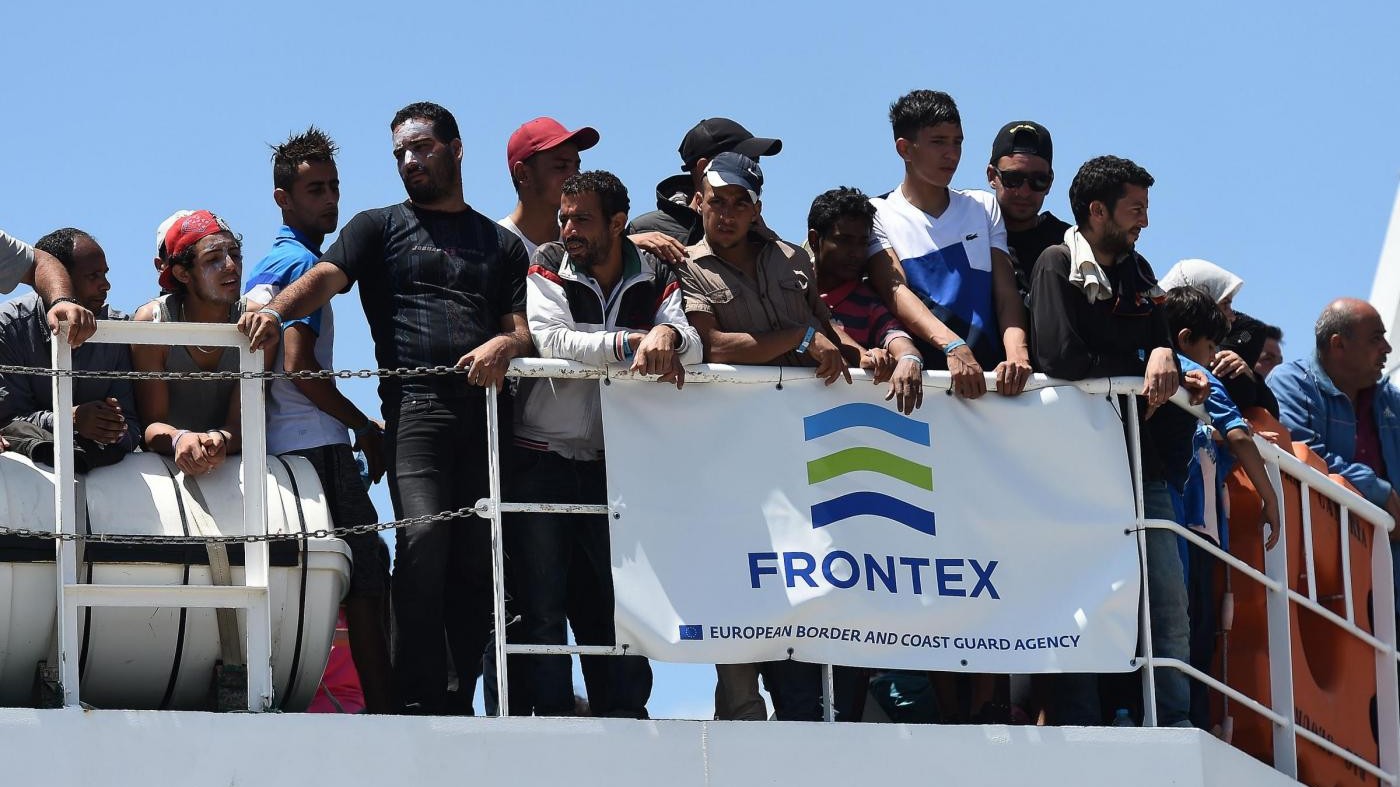Migranti, Frontex apre a una revisione di Triton
