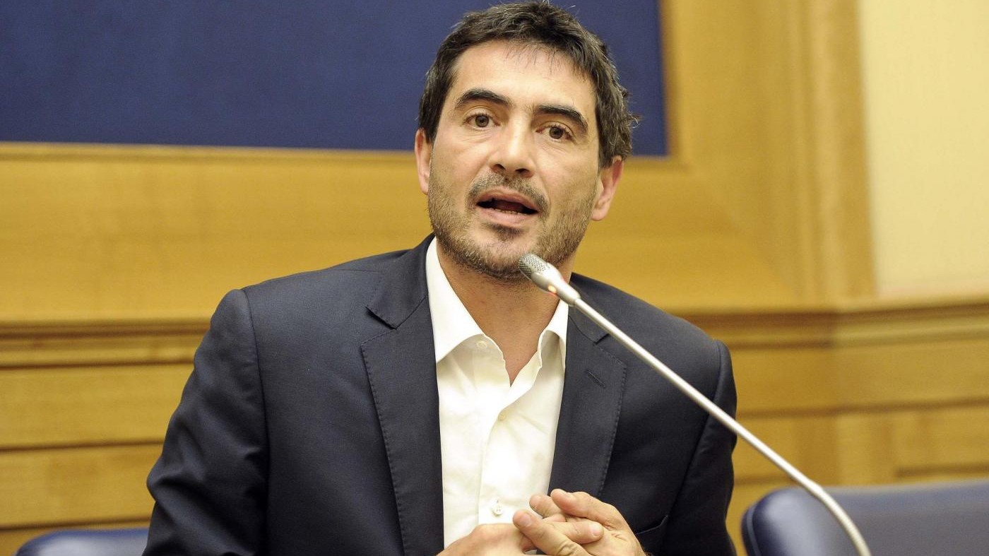 Fascismo, Fratoianni (Si): Gestore lido indagato? Era ora