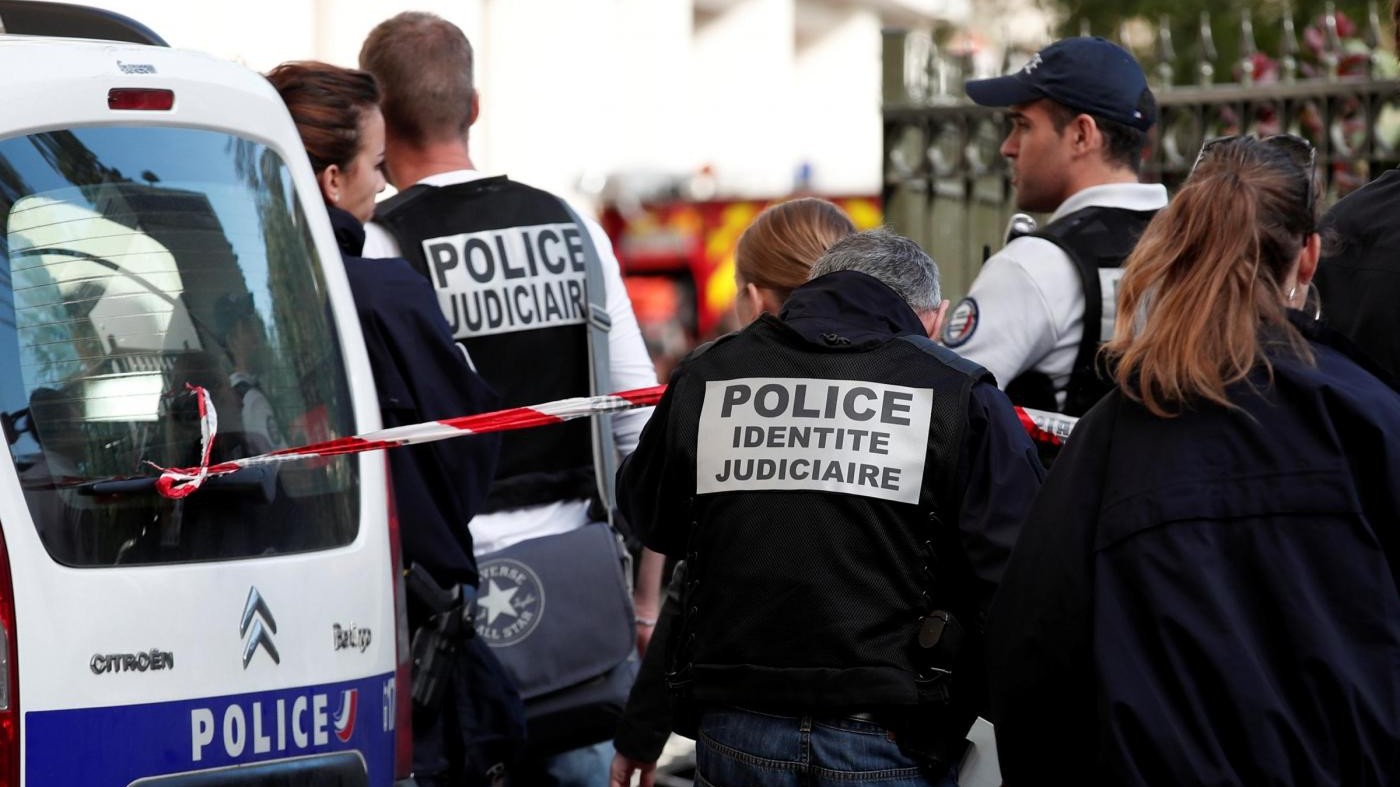 Marsiglia, auto contro fermate bus: un morto. Arrestato l’autista