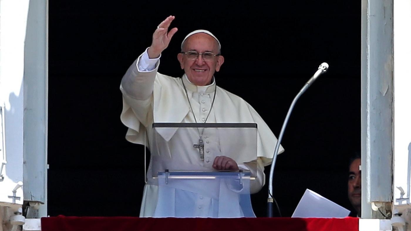 Il Papa: “Riconoscere il diritto di cittadinanza alla nascita”