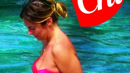 Maria Elena Boschi in bikini fucsia: vacanze con la famiglia a Merano