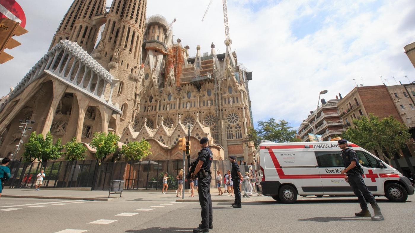 Barcellona, l’arrestato: “Obiettivo era esplosione in Sagrada Familia”