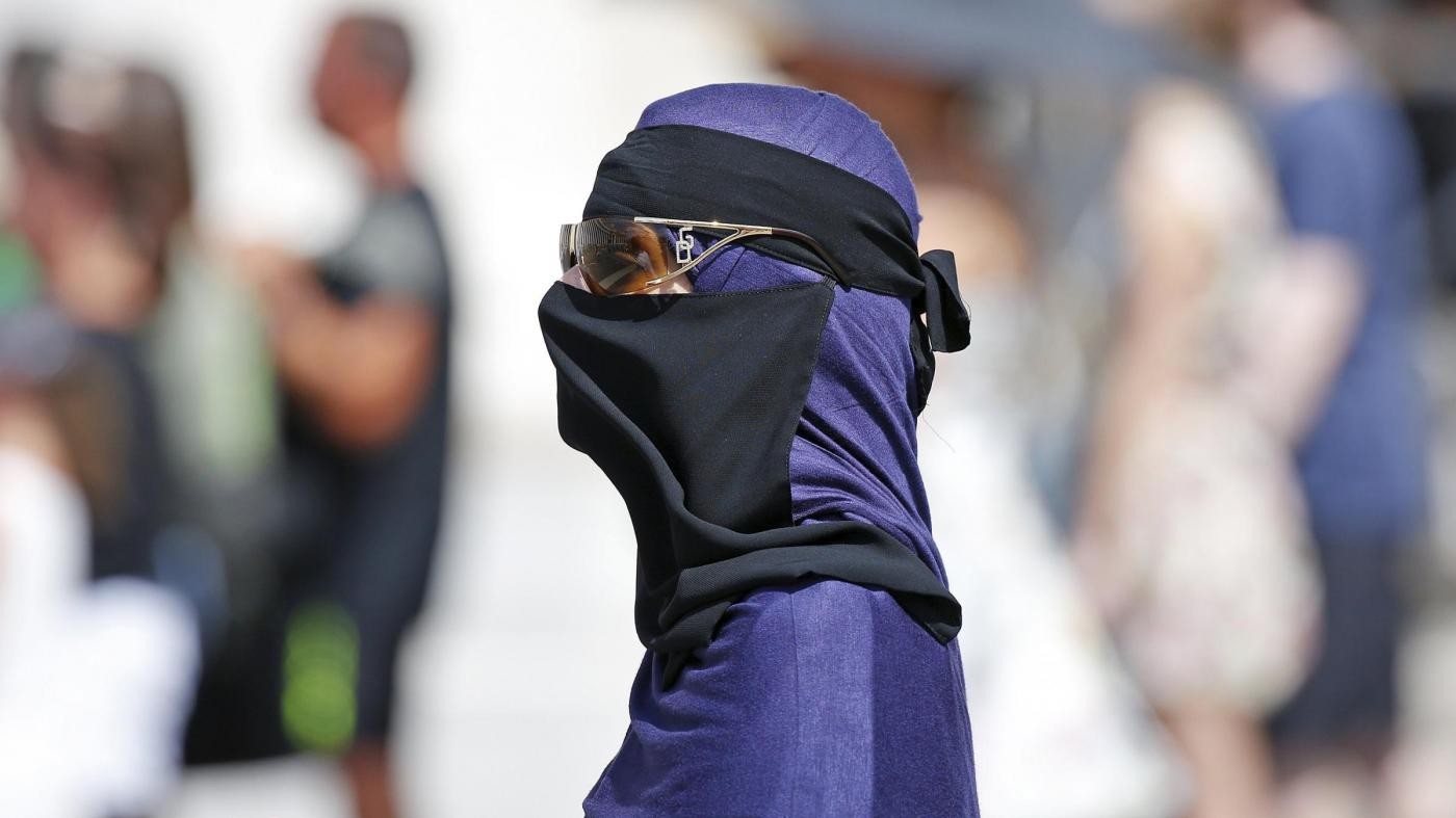 Londra, bimba cristiana affidata a famiglia musulmana: è polemica