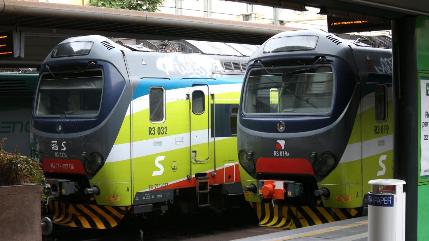 Trenord, capotreno ventenne minacciata col coltello