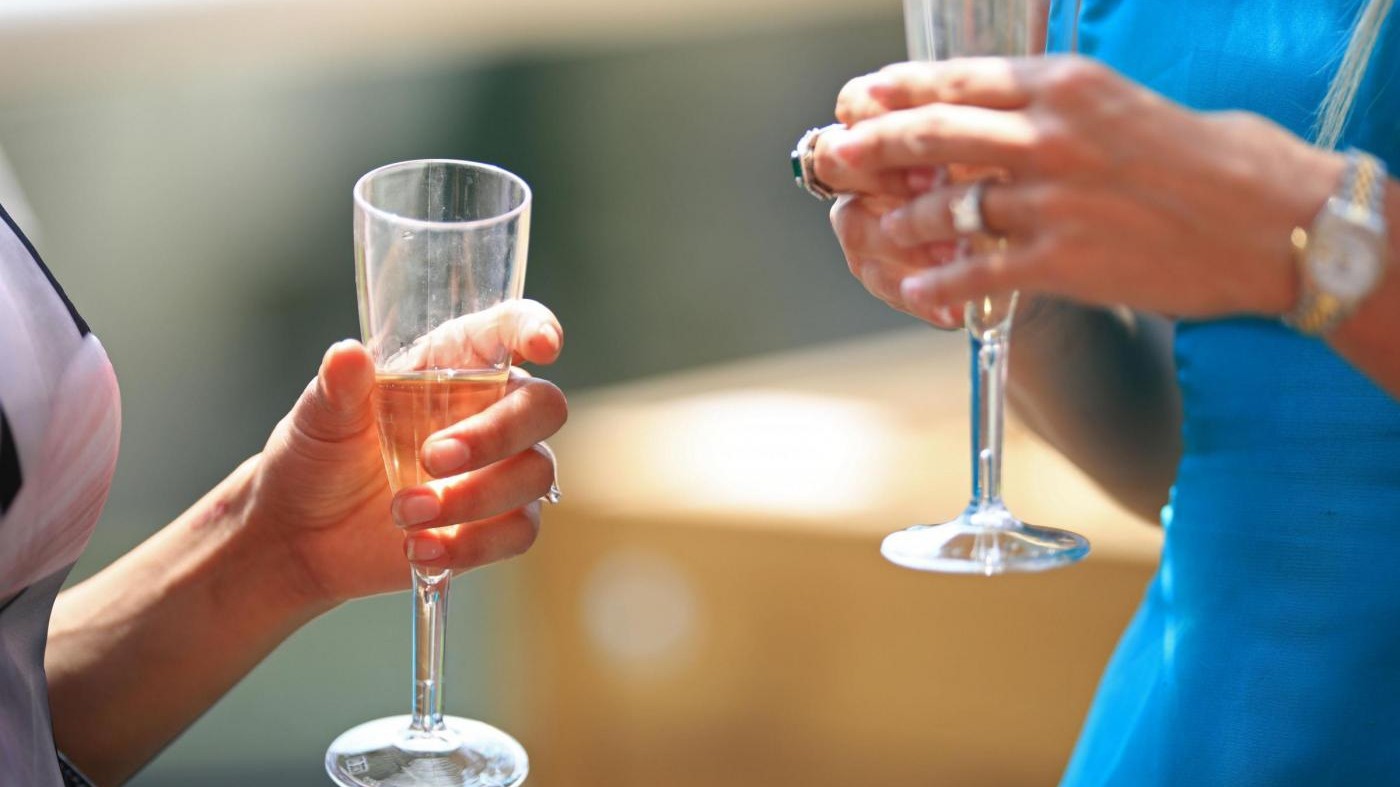 Prosecco nel mirino, ma produttori sorridono: superato Champagne