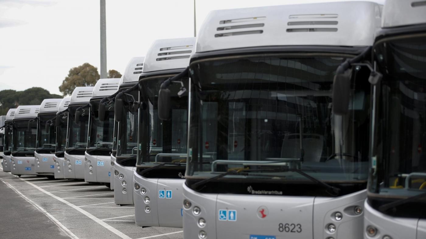 Atac, concordato preventivo per salvarla. Raggi: Resti pubblica