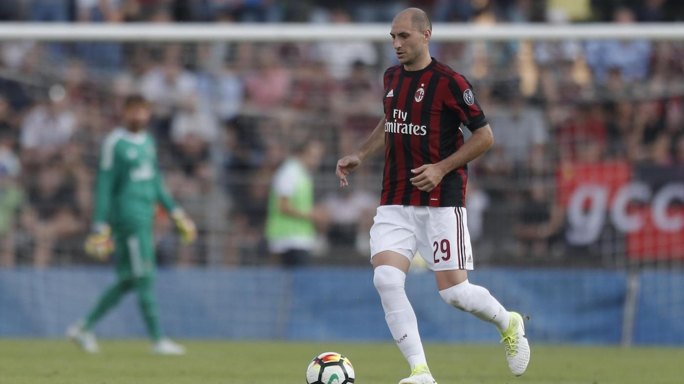 Il Milan presenta la lista Uefa: ci sono Paletta e Sosa