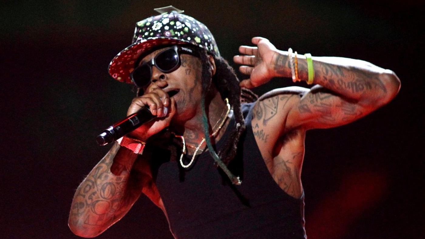 Lil Wayne ricoverato dopo malore. Per Tmz è colpa del sizzurp, la nuova ‘droga legale’