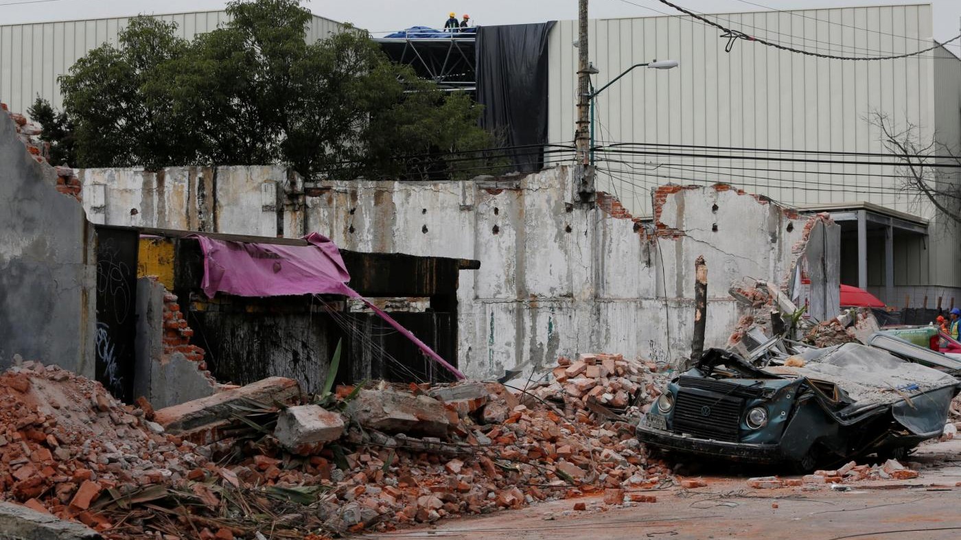 Sisma in Messico: salgono a 61 le vittime, 3 giorni di lutto nazionale