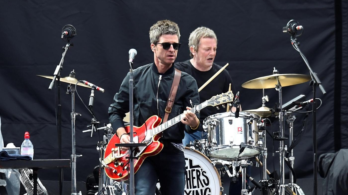 Manchester Arena riapre: Noel Gallagher guida il primo concerto dopo l’attentato
