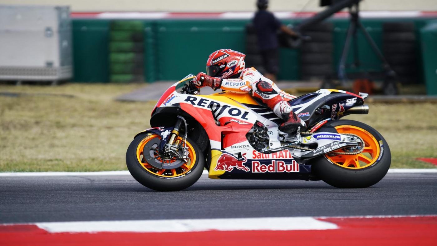 Gp Misano, trionfa Marquez, Dovizioso terzo. Lorenzo si ritira