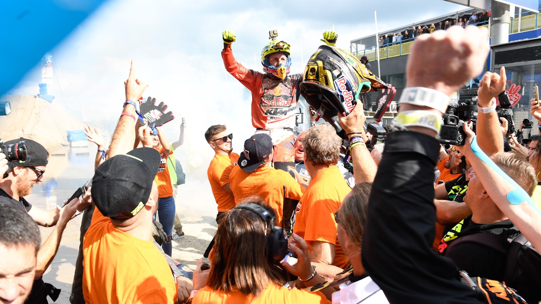 Motocross, Tony Cairoli entra nella leggenda: nono titolo mondiale