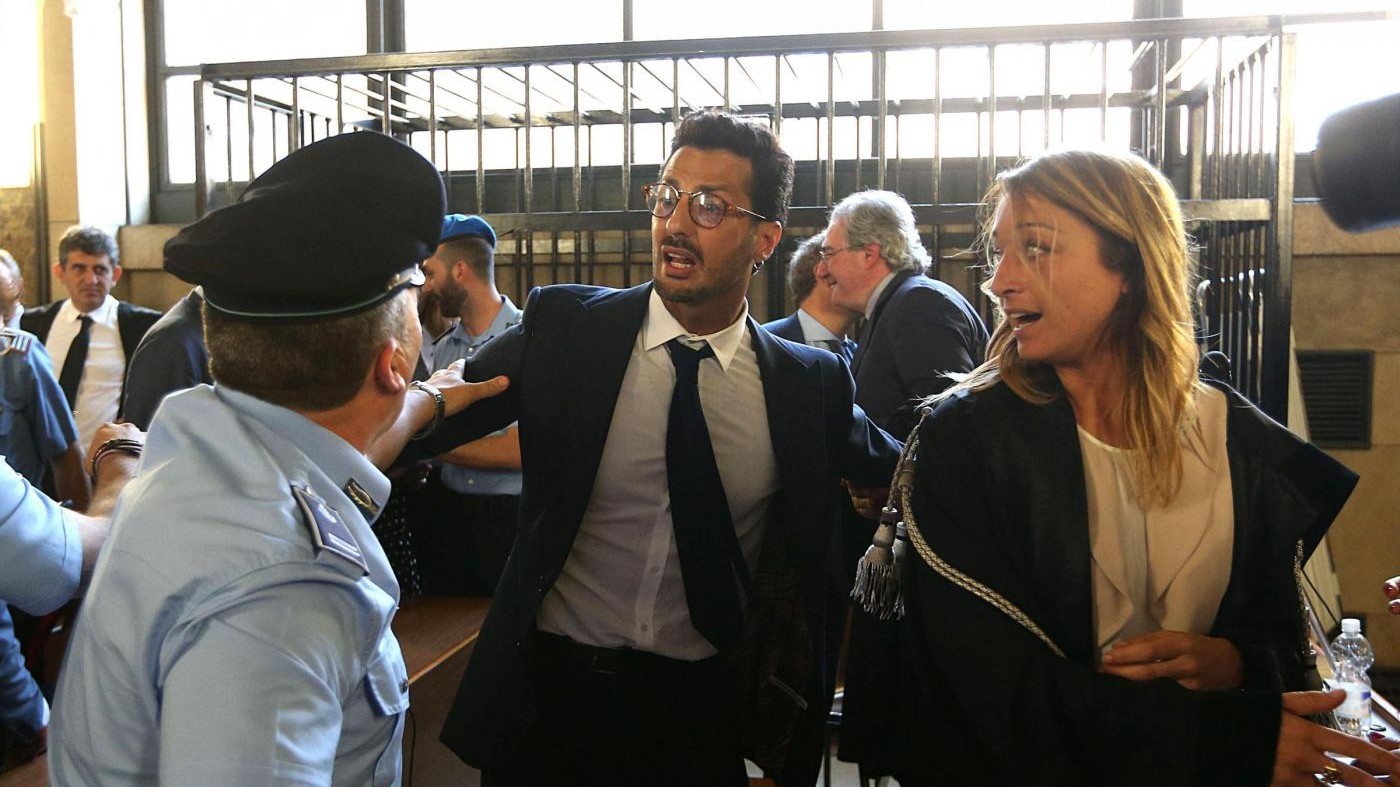 Corona dice no alla comunità: “Farà sciopero della fame”