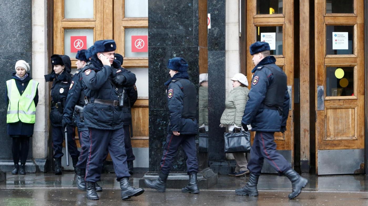 Russia, allarmi bomba a Mosca e in altre città: migliaia di evacuati
