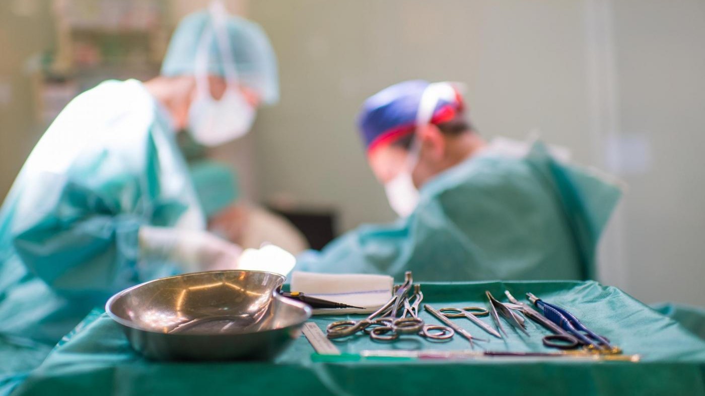 Sanità e corruzione, chirurghi pagati da una ditta di protesi: 21 gli indagati
