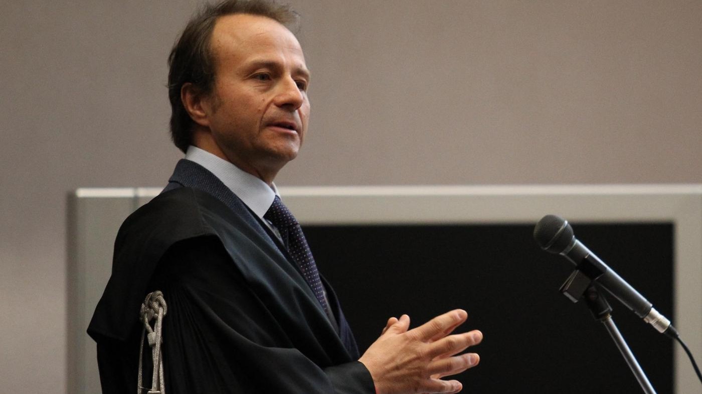 Consip, Woodcock indagato per falso. Politica solidale con Renzi ma Fi critica