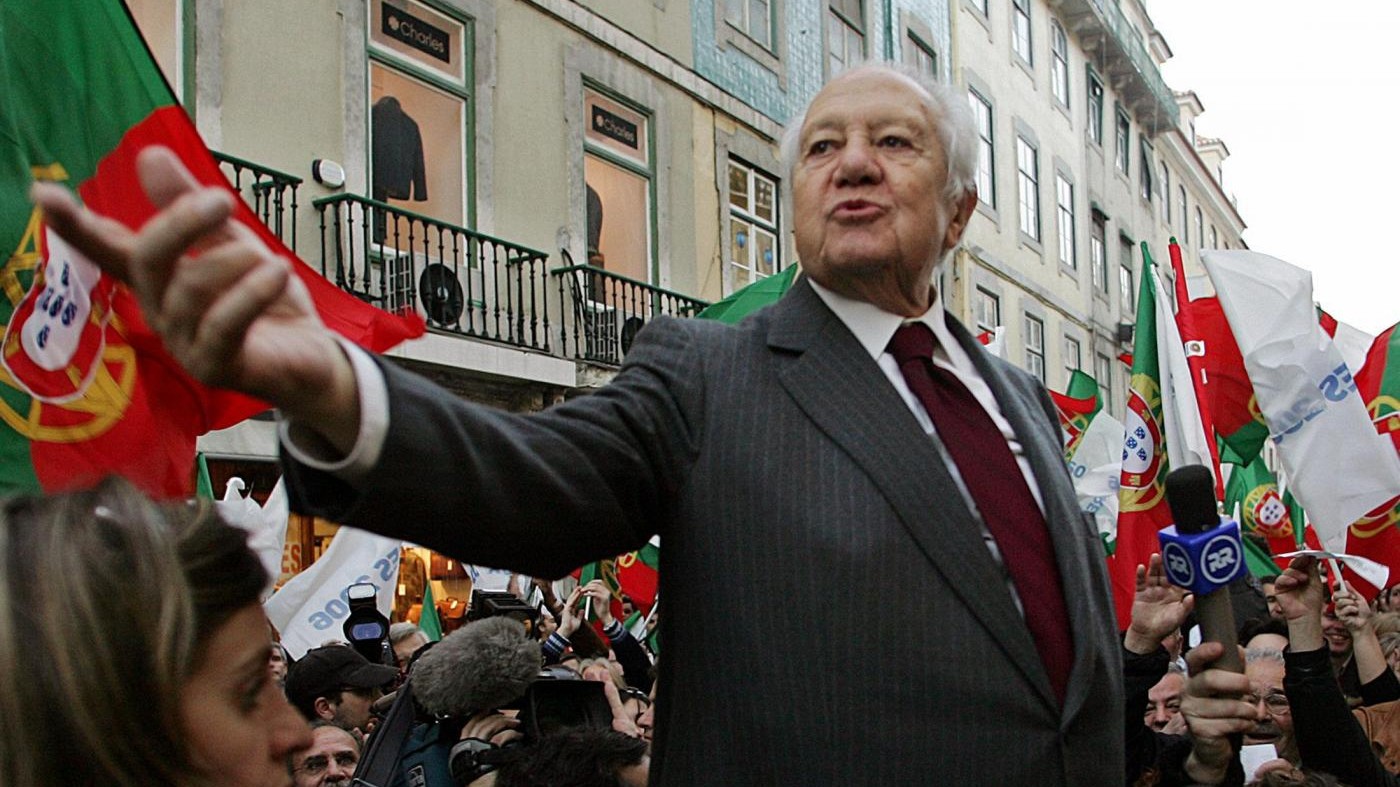Portogallo, muore Soares: presidente dal 1986 al 1996