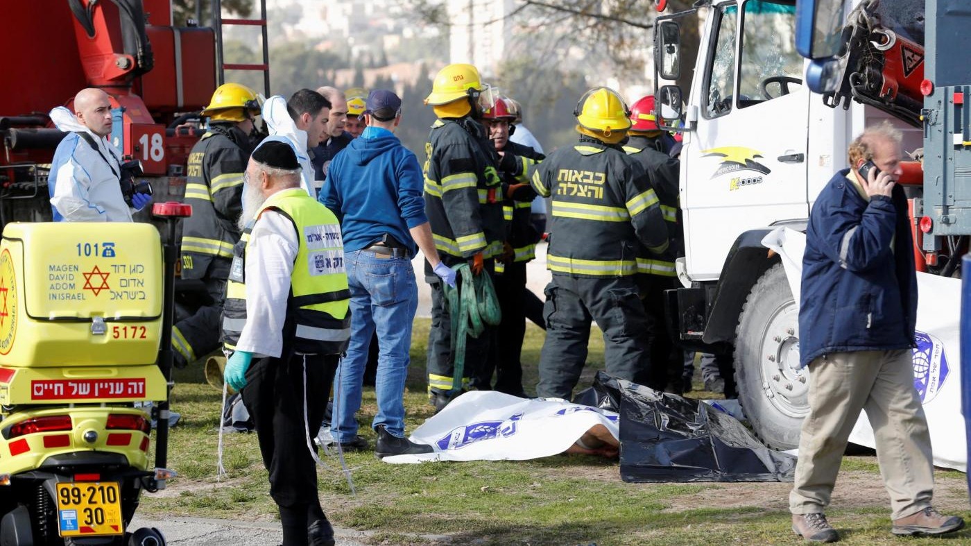 Israele, camion travolge soldati: 4 morti. Netanyahu: È dell’Isis