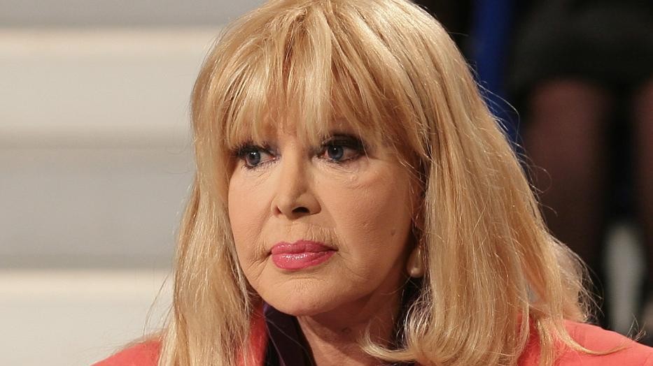 Isabella Biagini investita da un’auto: l’attrice è in ospedale