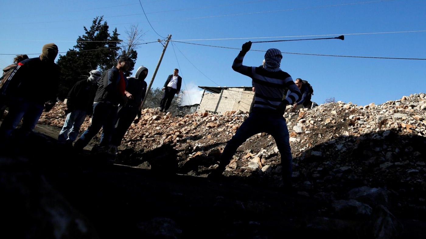 Blitz in un campo profughi Cisgiordania: ucciso palestinese