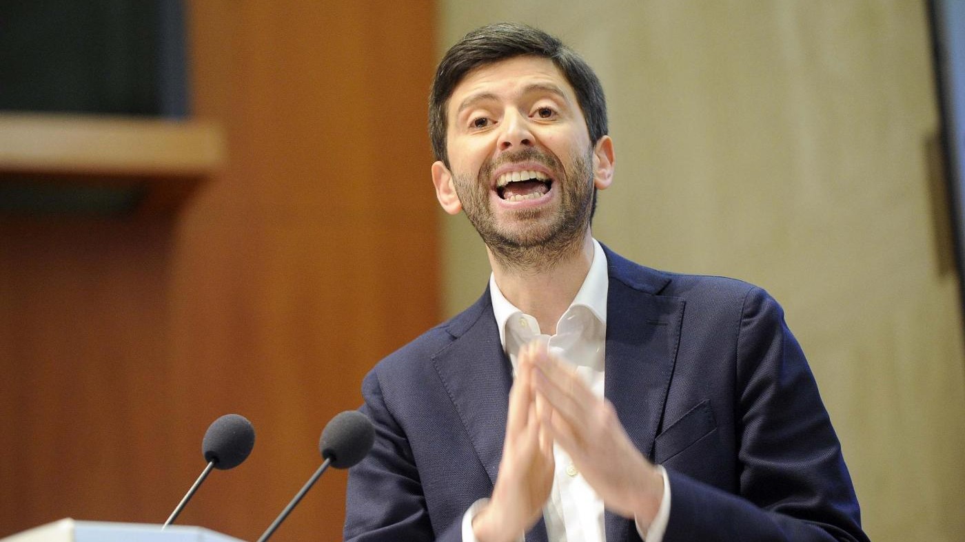 Speranza: Renzi leader sconfitto, con lui Pd è più debole