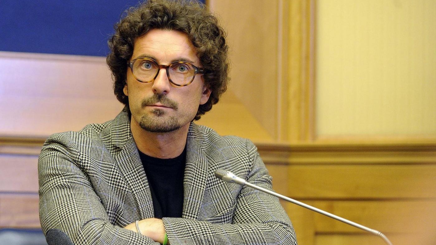 M5S, Toninelli a Renzi: Sì siamo algoritmo, risolviamo problemi creati da te